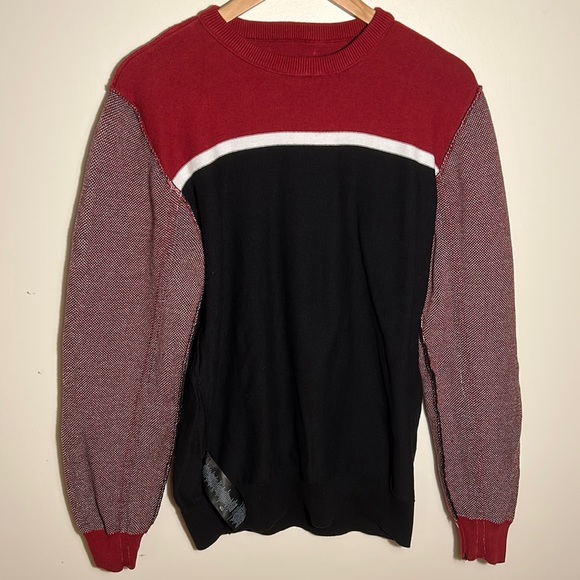 Guess Los Angeles Embroidered Sleeves Mens Sweater Red And Black US Size L - Picture 4 of 8